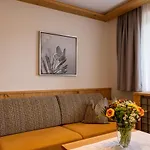 パークホテル ゼーフェルト 4*