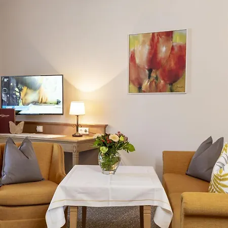 Hotel Parkhotel Seefeld 4*