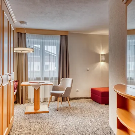 Parkhotel Seefeld 4*