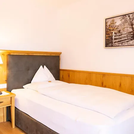 Parkhotel Seefeld 4*