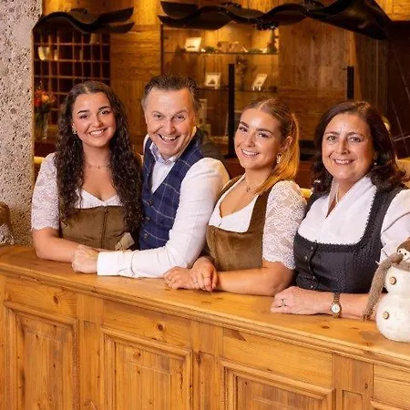 Hotel Parkhotel Seefeld 4*