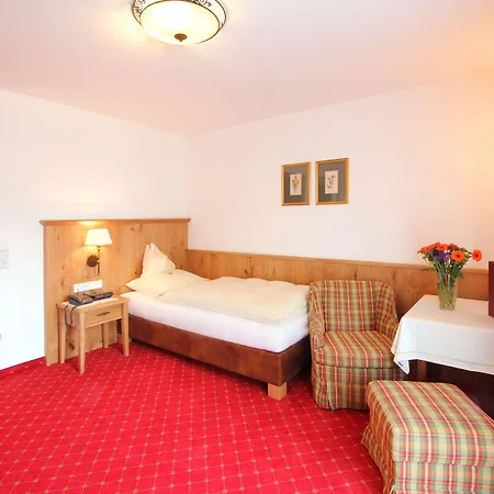 泽费尔德百乐酒店 4*