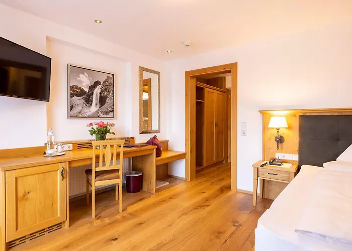 Parkhotel Seefeld Hotel 4*