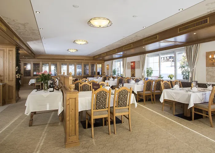 Parkhotel Seefeld 호텔