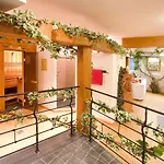 מלון Parkhotel Seefeld 4*