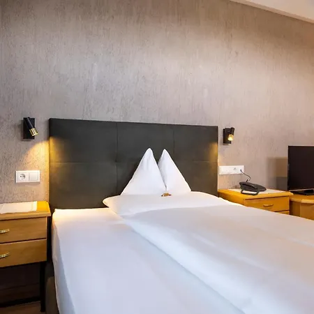 Parkhotel Seefeld 4*