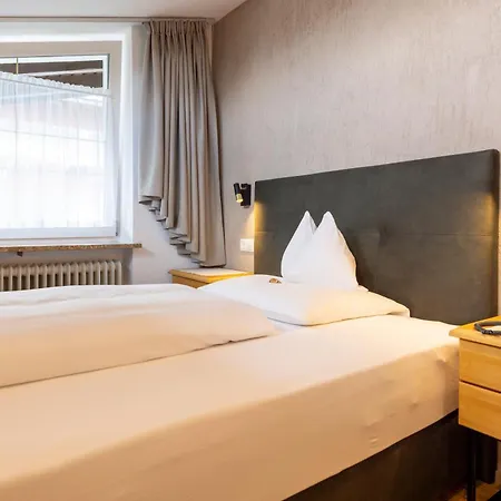 Parkhotel Seefeld Szálloda 4*